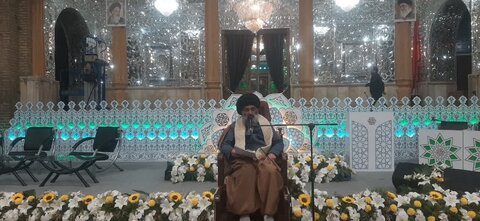 تصاویر / مراسم محفل انس با قرآن ومناجات خوانی در آستان مقدس امام زاده حسین علیه الاسلام قزوین