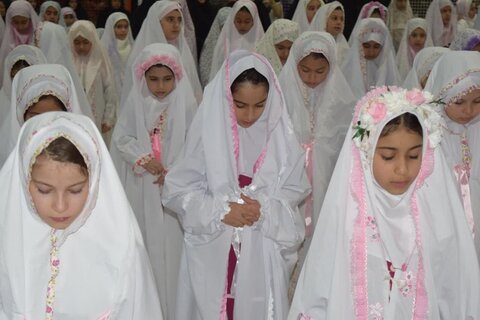 تصاویر/ مراسم جشن تکلیف دانش آموزان سوم ابتدائی در شهرستان شوط