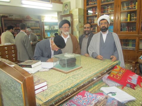 تصاویری از مرحوم استاد حسینی جلالی