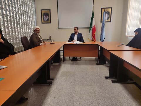 تصاویر/برگزاری جلسه هم اندیشی و دیدار مبلغات ساوه با دادستان عمومی این شهرستان