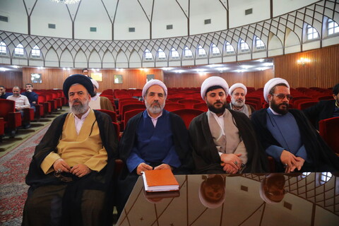 تصاویر / مراسم دیدار همکاران محترم مدیریت حوزه علمیه قم با آیت الله اعرافی