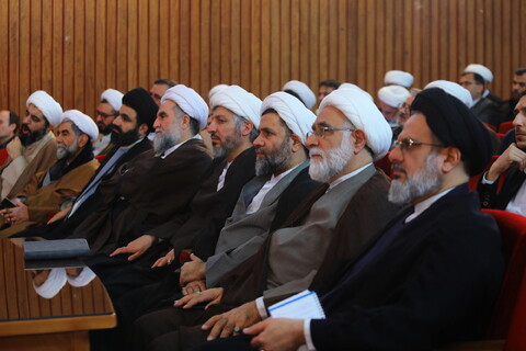 تصاویر / مراسم دیدار همکاران محترم مدیریت حوزه علمیه قم با آیت الله اعرافی