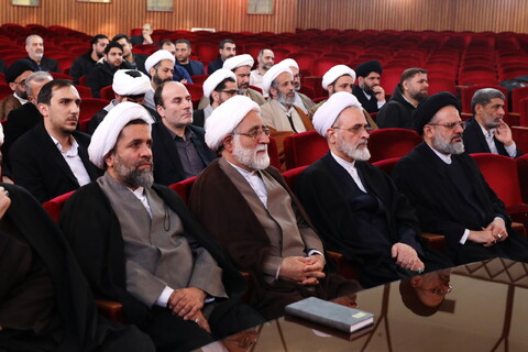 تصاویر / مراسم دیدار همکاران محترم مدیریت حوزه علمیه قم با آیت الله اعرافی