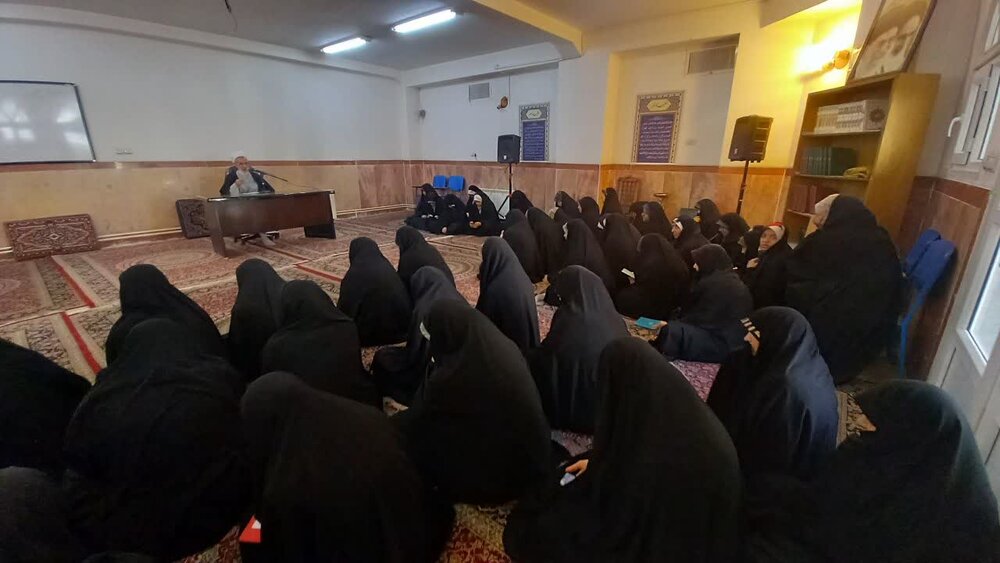 تصاویر/ جلسه اخلاق مدرسه علمیه تخصصی فاطمیه کرمان