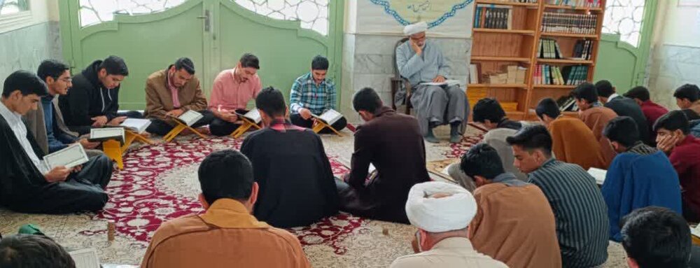 برگزاری جلسات قرآن در مدارس علمیه استان کرمان+ تصاویر