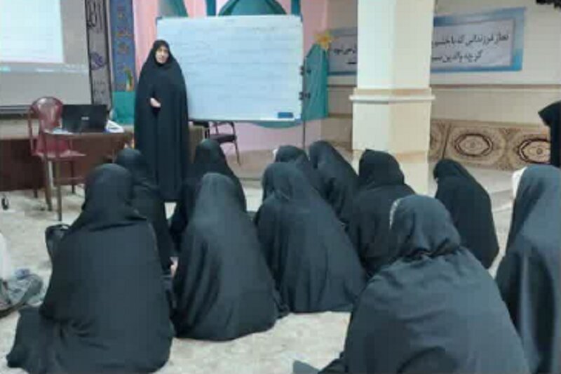 کارگاه مقاله‌ نویسی با استفاده از هوش مصنوعی در مدرسه نرجسیه سنقر و کلیایی برگزار شد