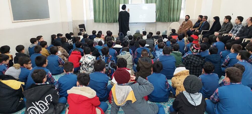 دانشآموزان با علمآموزی به ساخت ایران قوی کمک کنند