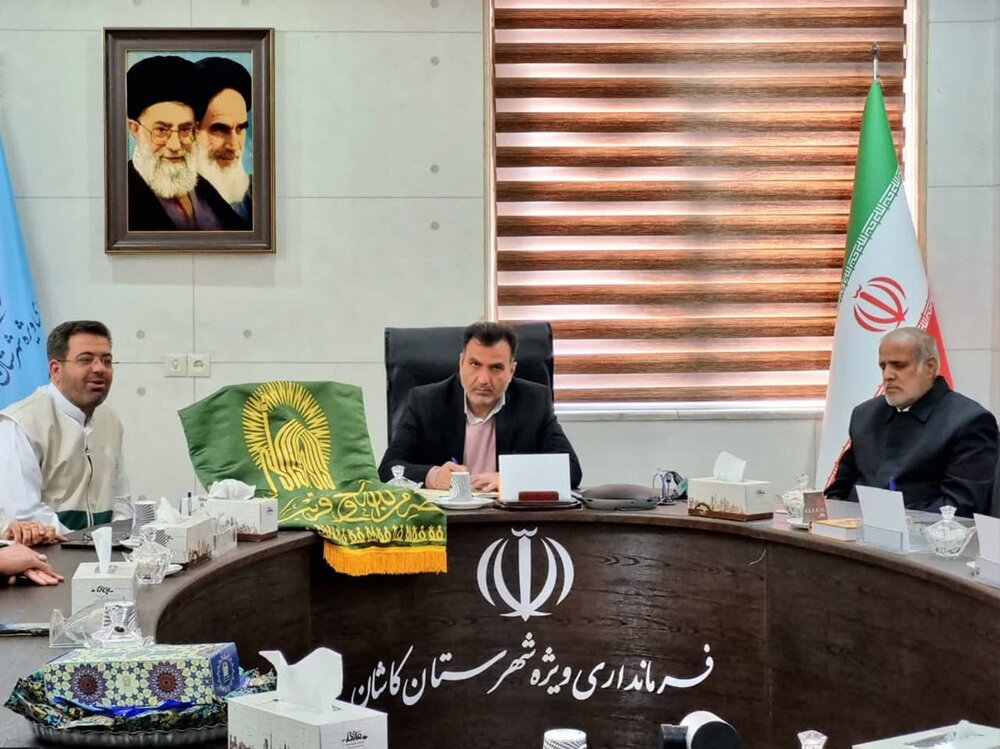 اعضای کانون‌های خدمت رضوی کاشان با فرماندار دیدار کردند