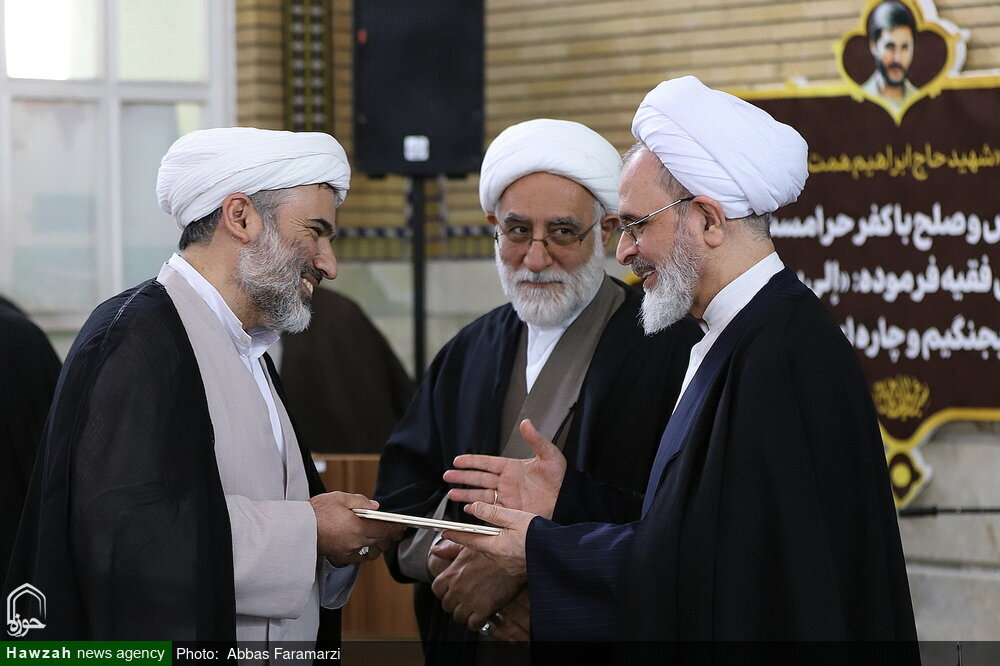 आधुनिक युग में, हौज़ा ए इल्मिया की ज़िम्मेदारियाँ पहले से कहीं अधिक गंभीर हैं