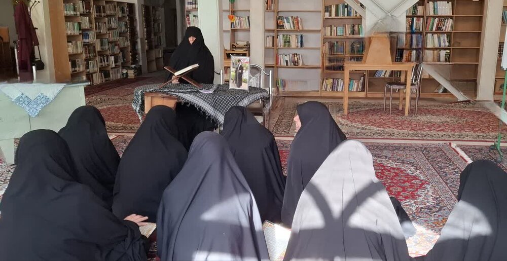 جلسه اخلاقی ویژه ماه مبارک رمضان در اراک؛ چگونه مهربانی خدا را تمنا کنیم؟