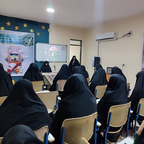 طلاب مهر و محبت به مردم را سرلوحه کار خود کنند