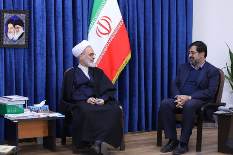 تصاویر/ دیدار اعضای هیئت امنای موسسه آموزش عالی اخلاق و تربیت با آیت الله اعرافی