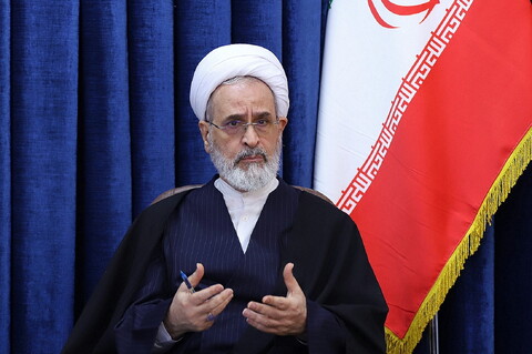 تصاویر/ دیدار اعضای هیئت امنای موسسه آموزش عالی اخلاق و تربیت با آیت الله اعرافی