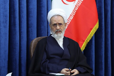 تصاویر/ دیدار اعضای هیئت امنای موسسه آموزش عالی اخلاق و تربیت با آیت الله اعرافی