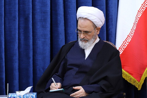 تصاویر/ دیدار اعضای هیئت امنای موسسه آموزش عالی اخلاق و تربیت با آیت الله اعرافی