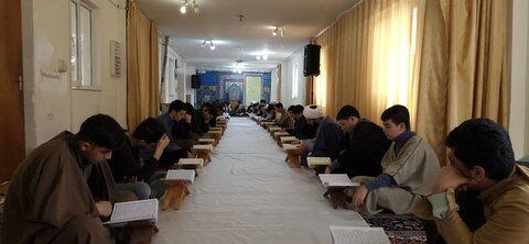 محفل جزء خوانی قرآن کریم در مدرسه علمیه پارس آباد