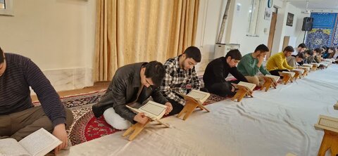 محفل جزء خوانی قرآن کریم در مدرسه علمیه پارس آباد