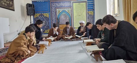 محفل جزء خوانی قرآن کریم در مدرسه علمیه پارس آباد