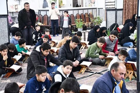 تصاویر/ مراسم جزء خوانی قرآن کریم در مسجد در مسجد حضرت فاطمه الزهرا (س) قمسال  خوی