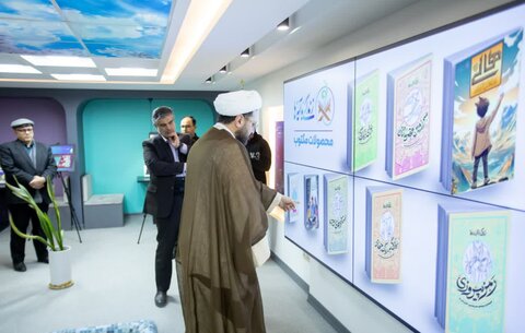 تصاویر/بازدید استاندار مرکزی از نمایشگاه محتوایی نهضت "زندگی با آیه‌ها"