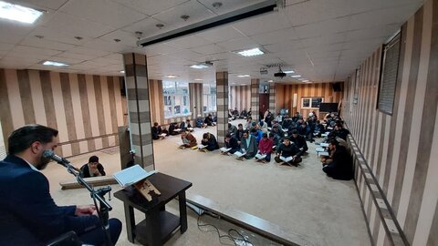 برگزاری محفل قرآنی در مدرسه علمیه امام صادق علیه السلام شهریار