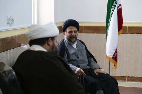 تصاویر/دیدار مدیر حوزه علمیه خوزستان با اساتید و کادر مدرسه علمیه رضویه هویزه