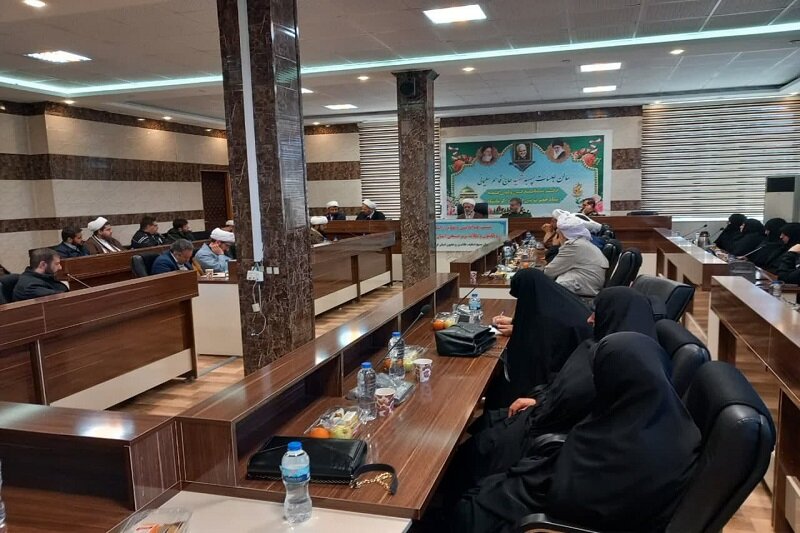 نشست هماندیشی اساتید، طلاب و روحانیون بسیجی استان کرمانشاه برگزار شد+تصاویر