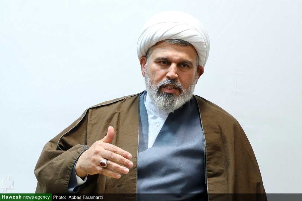 چرایی تشکیل قرارگاه جنگ ترکیبی «بلاغ مبین» حوزههای علمیه / پروژه دشمن برای خالی کردن دل مردم