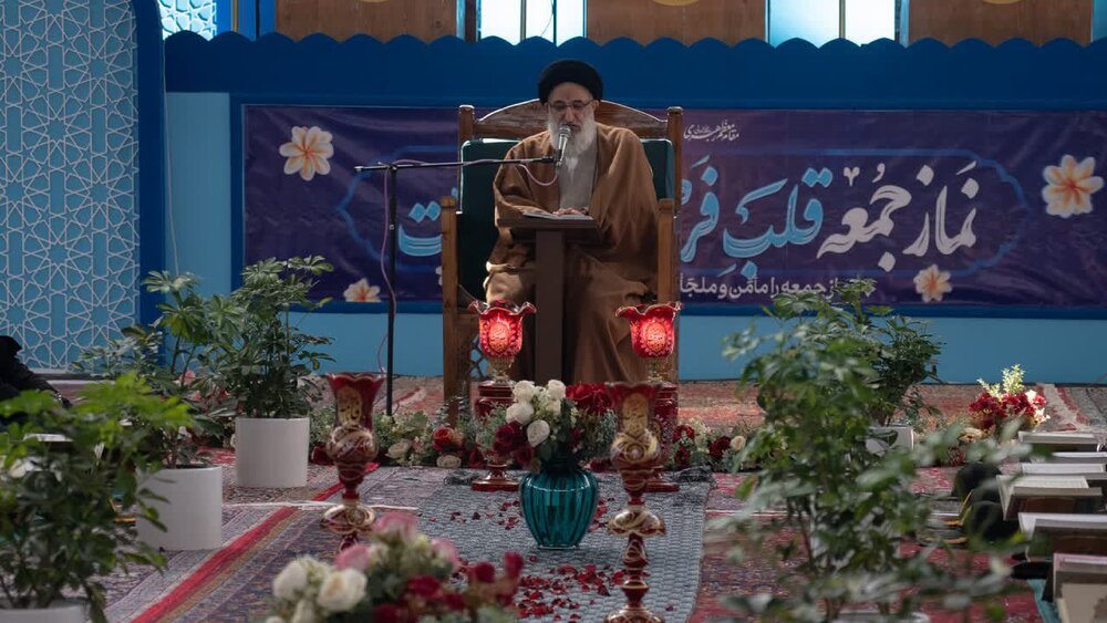 برگزاری دومین جلسه تفسیر قرآن کریم در مصلای نماز جمعه کرج