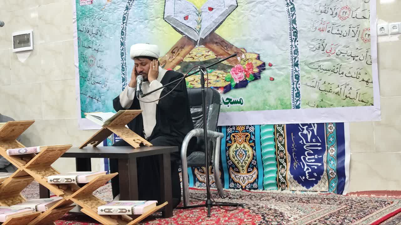 محفل انس با قرآن کریم در مدرسه علمیه حضرت امیرالمؤمنین(ع) سندرک برگزار شد