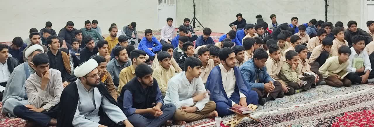 محفل انس با قرآن کریم در مدرسه علمیه حضرت امیرالمؤمنین(ع) سندرک برگزار شد