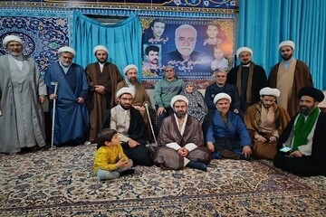 دیدار مبلغان جانباز دفاع مقدس با خانواده شهیدان سیاه‌چاهی+ تصاویر