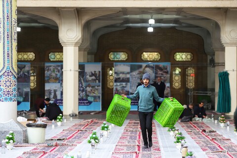 تصاویر/ سفره افطار حرم مطهر حضرت معصومه (س)