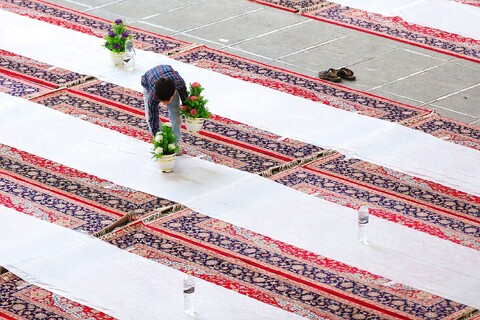 تصاویر/ سفره افطار حرم مطهر حضرت معصومه (س)