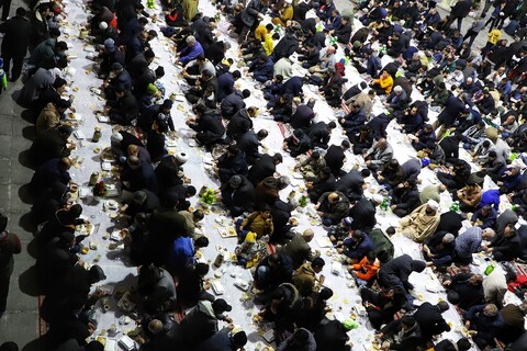 تصاویر/ سفره افطار حرم مطهر حضرت معصومه (س)