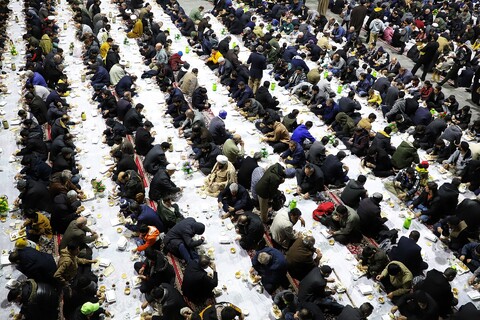 تصاویر/ سفره افطار حرم مطهر حضرت معصومه (س)