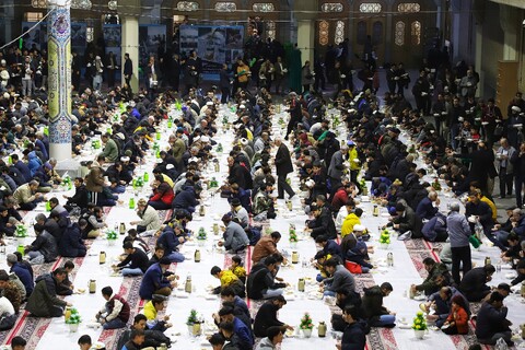 تصاویر/ سفره افطار حرم مطهر حضرت معصومه (س)