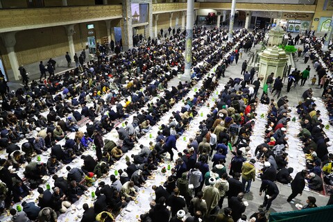 تصاویر/ سفره افطار حرم مطهر حضرت معصومه (س)