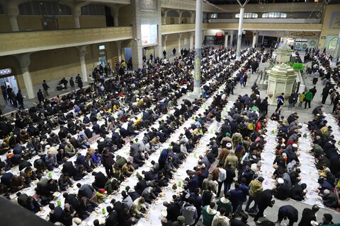 تصاویر/ سفره افطار حرم مطهر حضرت معصومه (س)