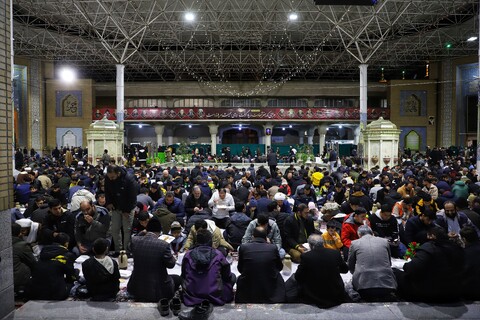 تصاویر/ سفره افطار حرم مطهر حضرت معصومه (س)