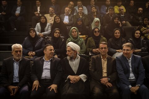 تصاویر /کاشت یک اصله نهال به مناسبت روز درختکاری توسط نماینده ولی فقیه در استان قزوین