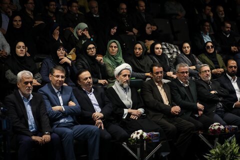 تصاویر /کاشت یک اصله نهال به مناسبت روز درختکاری توسط نماینده ولی فقیه در استان قزوین