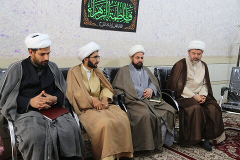 تصاویر/دیدار مدیر حوزه علمیه خوزستان با اساتید و کادر مدرسه علمیه امام جعفر صادق (ع) شهرستان سوسنگرد