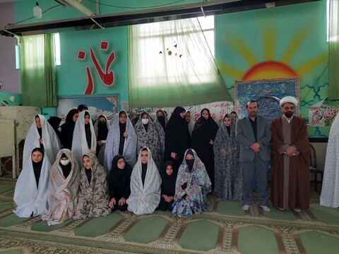 تصاویر / سخنرانی امام جمعه شهرستان خرمدره در آموزشگاه دخترانه رافت