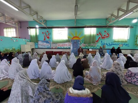 تصاویر / سخنرانی امام جمعه شهرستان خرمدره در آموزشگاه دخترانه رافت