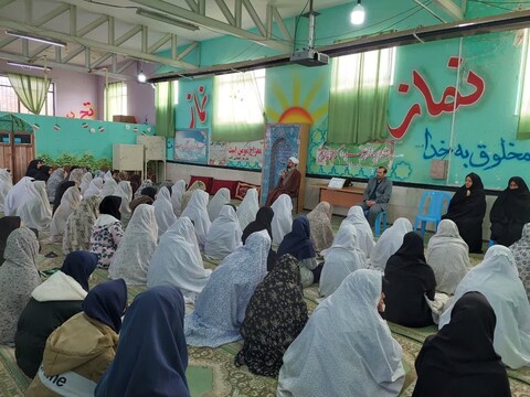 تصاویر / سخنرانی امام جمعه شهرستان خرمدره در آموزشگاه دخترانه رافت