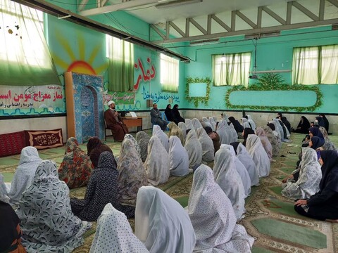 تصاویر / سخنرانی امام جمعه شهرستان خرمدره در آموزشگاه دخترانه رافت