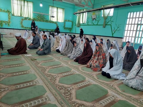 تصاویر / سخنرانی امام جمعه شهرستان خرمدره در آموزشگاه دخترانه رافت