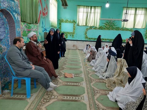 تصاویر / سخنرانی امام جمعه شهرستان خرمدره در آموزشگاه دخترانه رافت