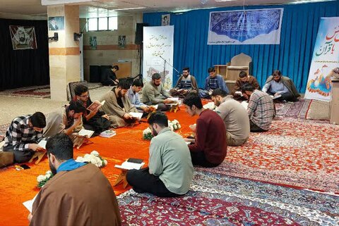 تصاویر/برنامه جزء خوانی روزانه طلاب مدرسه علمیه امام صادق (ع) شهرستان قروه